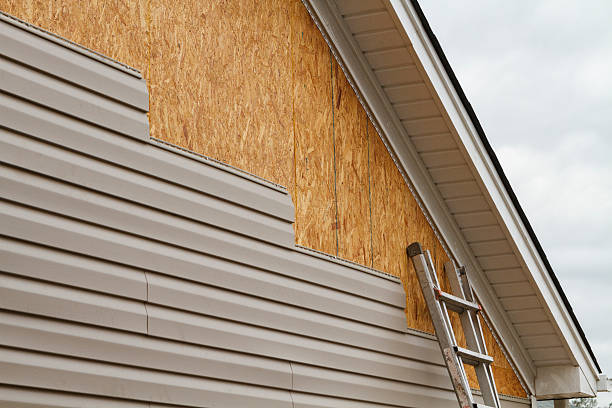 Professional Wood Siding technician working in Cochranton, PA